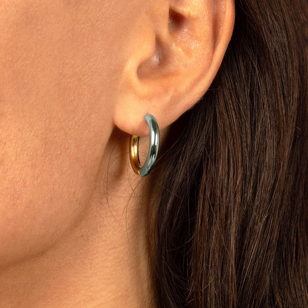 Kleine oorringen bicolor – zilver & goud - My Bendel Kleine oorringen bicolor – zilver & goud - My Bendel