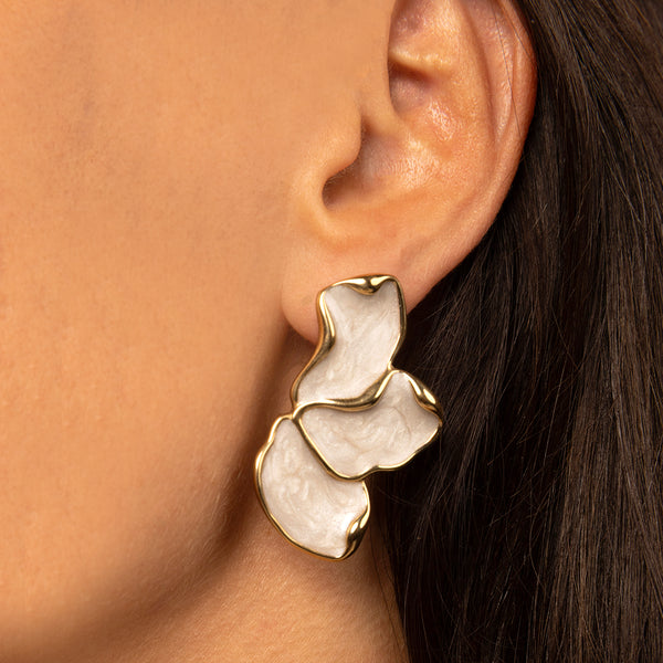 My Bendel statement oorbellen goud & Mother of Pearl – stainless steel My Bendel statement oorbellen goud & Mother of Pearl – stainless steel