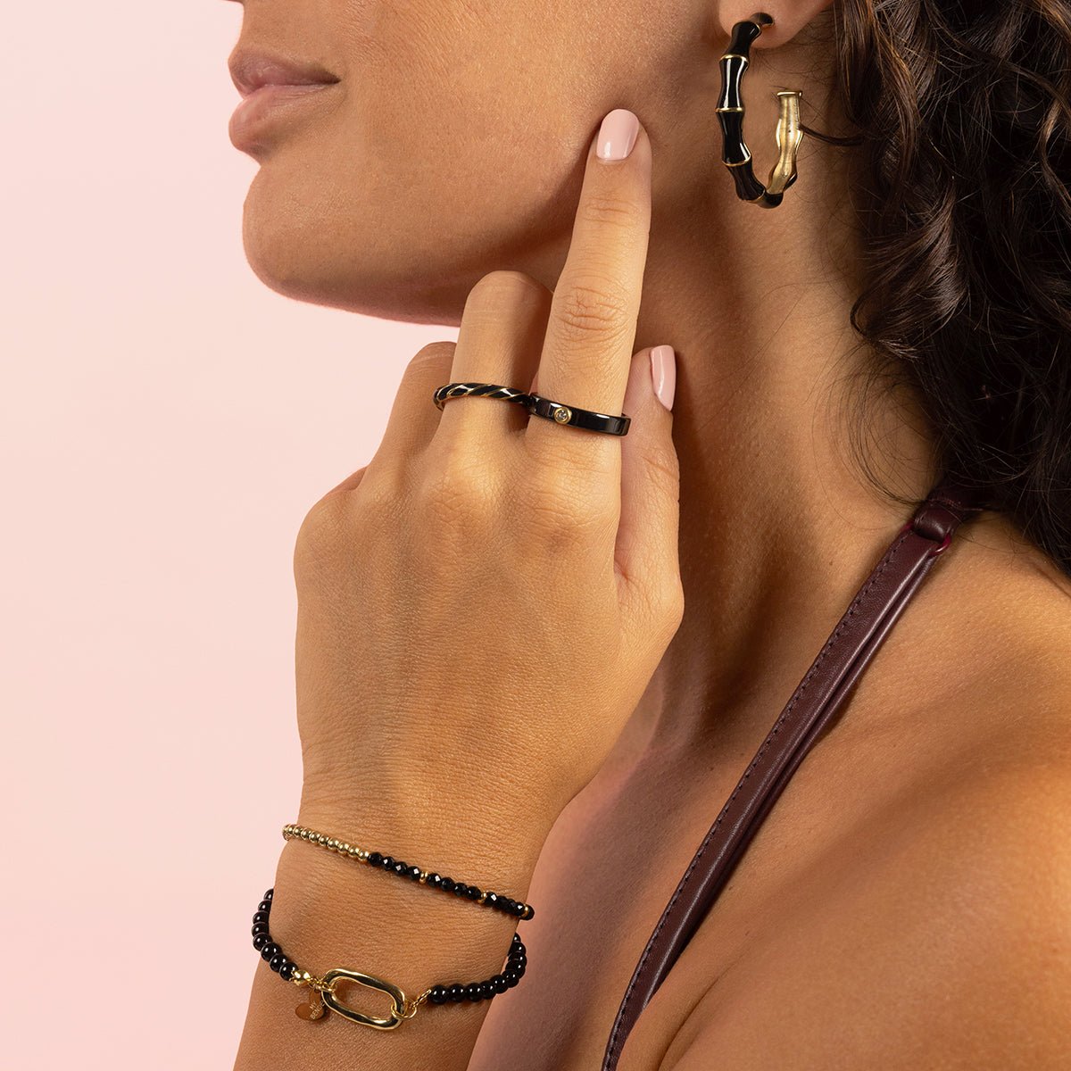 Gouden Hoops met Zwarte Bamboo Look - My Bendel Gouden Hoops met Zwarte Bamboo Look - My Bendel