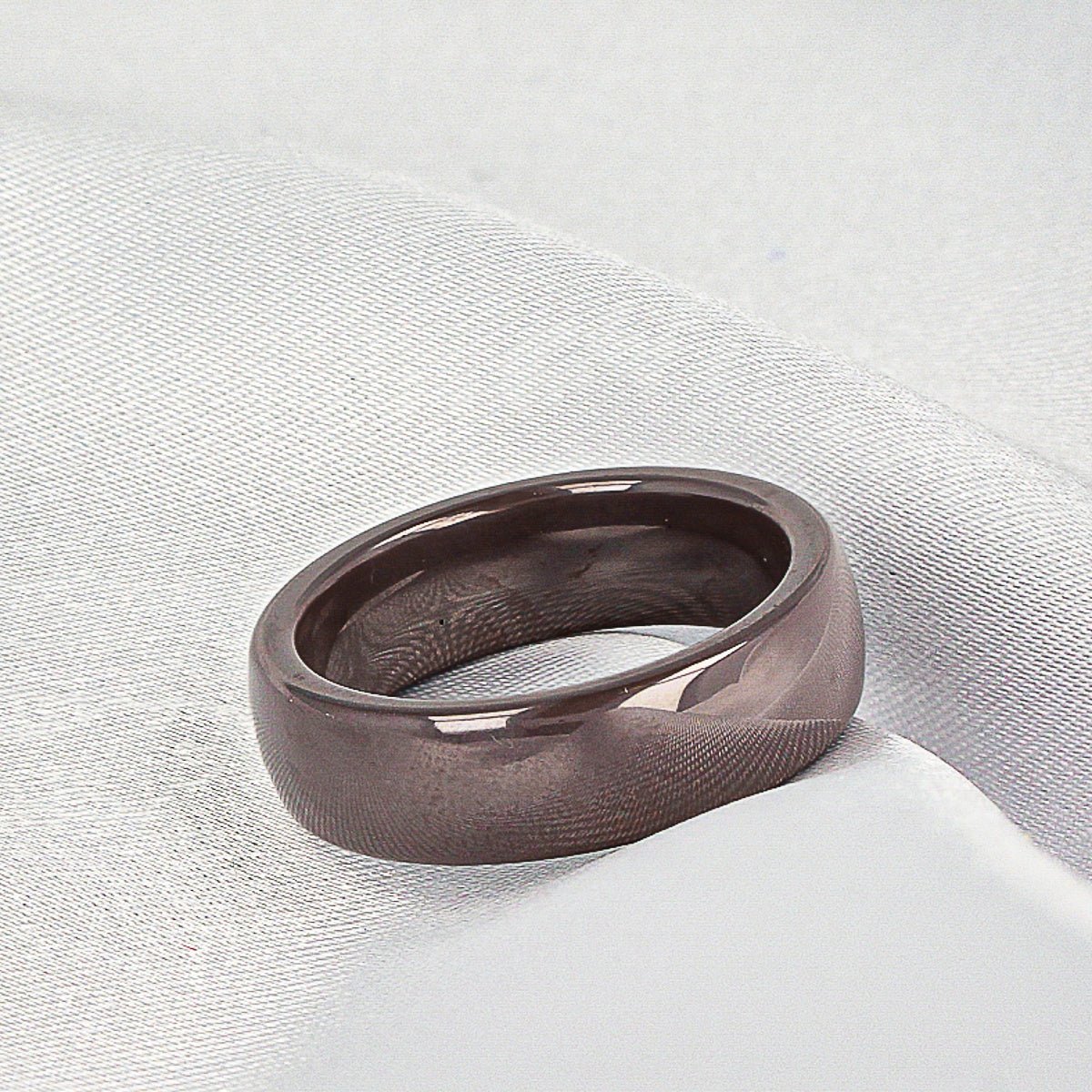 Onbreekbare keramieken ring - grijs/taupe - 6 mm breed - My Bendel Onbreekbare keramieken ring - grijs/taupe - 6 mm breed - My Bendel