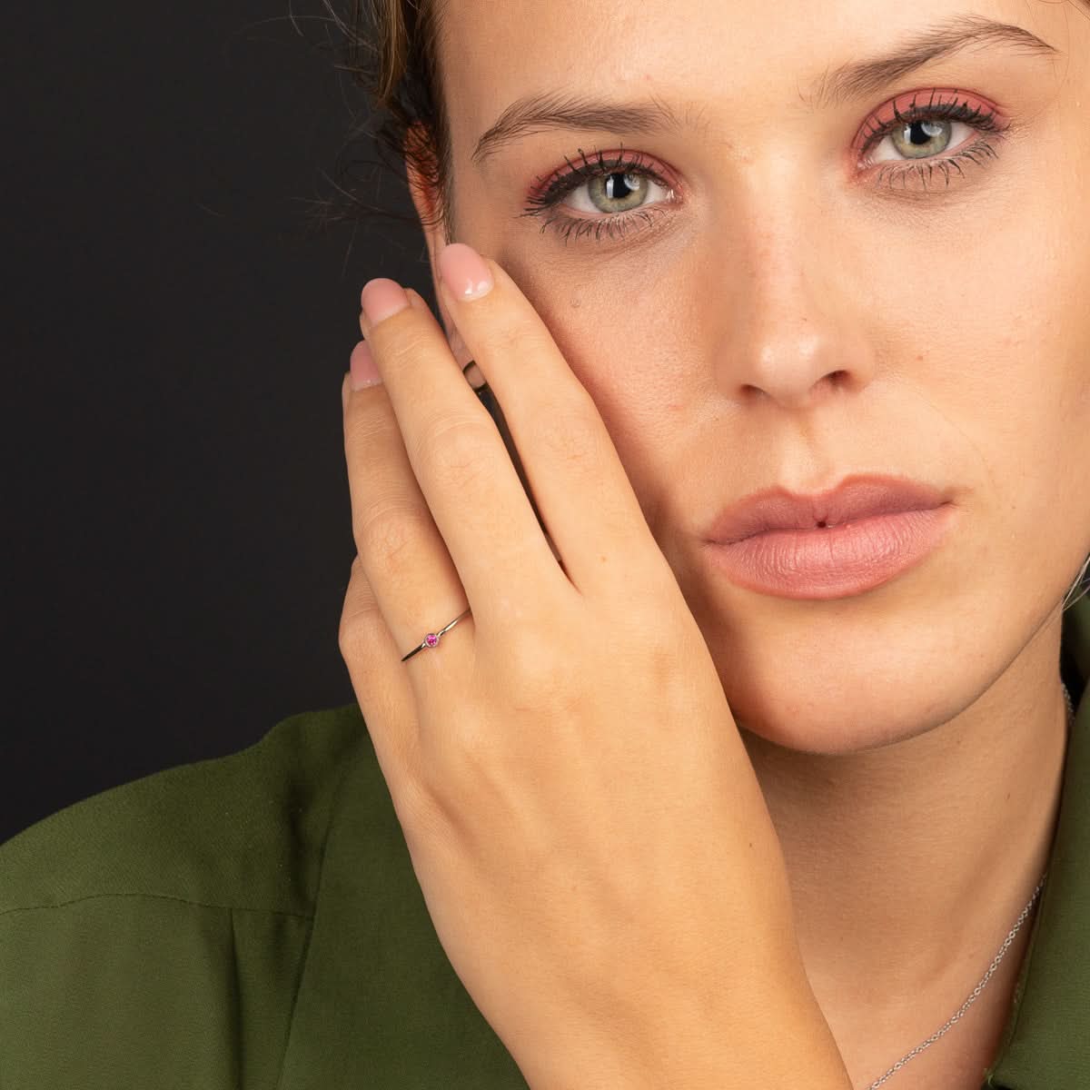 Zilveren aanschuifring - fuchsia glassteen - Stainless steel Zilveren aanschuifring - fuchsia glassteen - Stainless steel