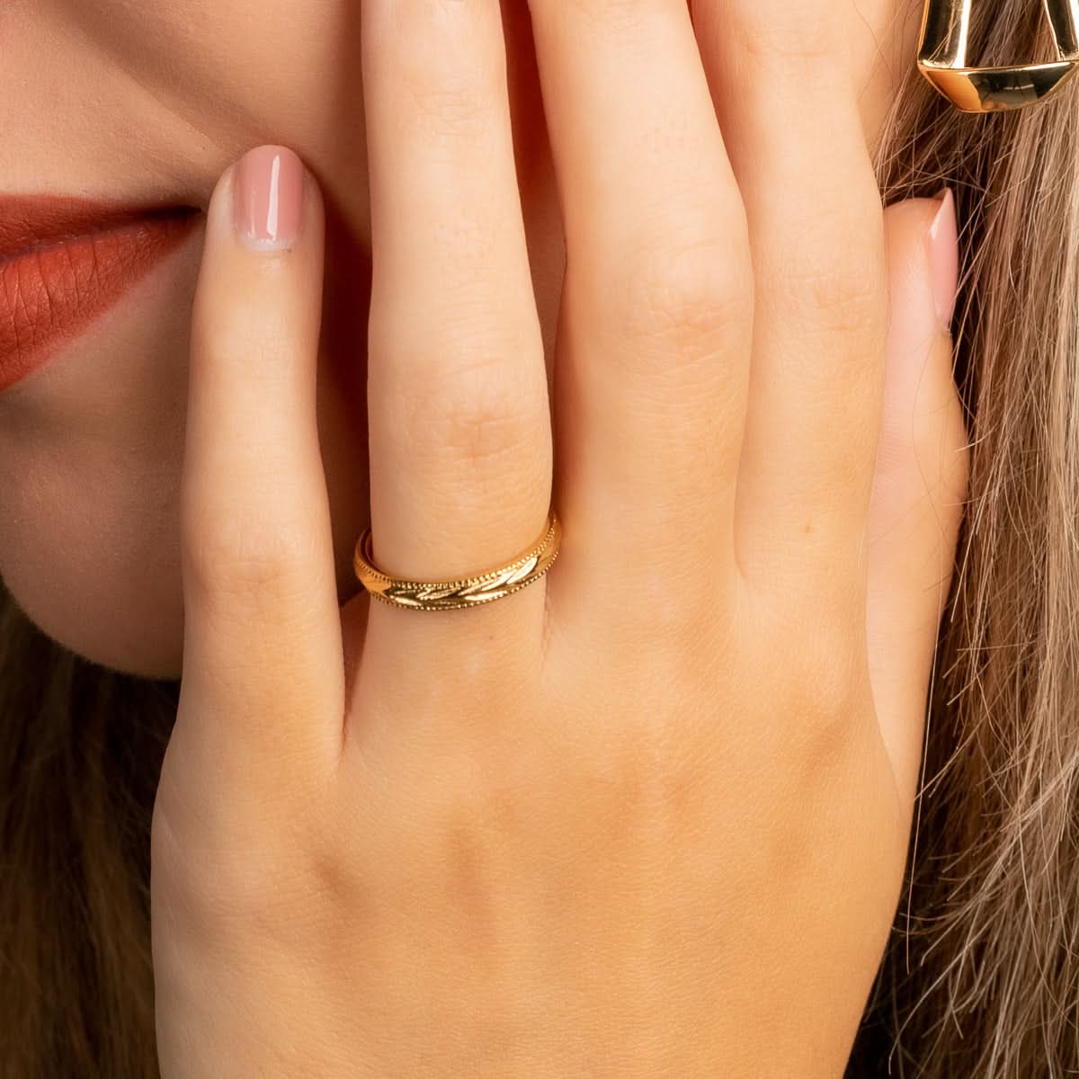 Gouden ring met bladmotief - 3,5 mm - verkleurt niet Gouden ring met bladmotief - 3,5 mm - verkleurt niet