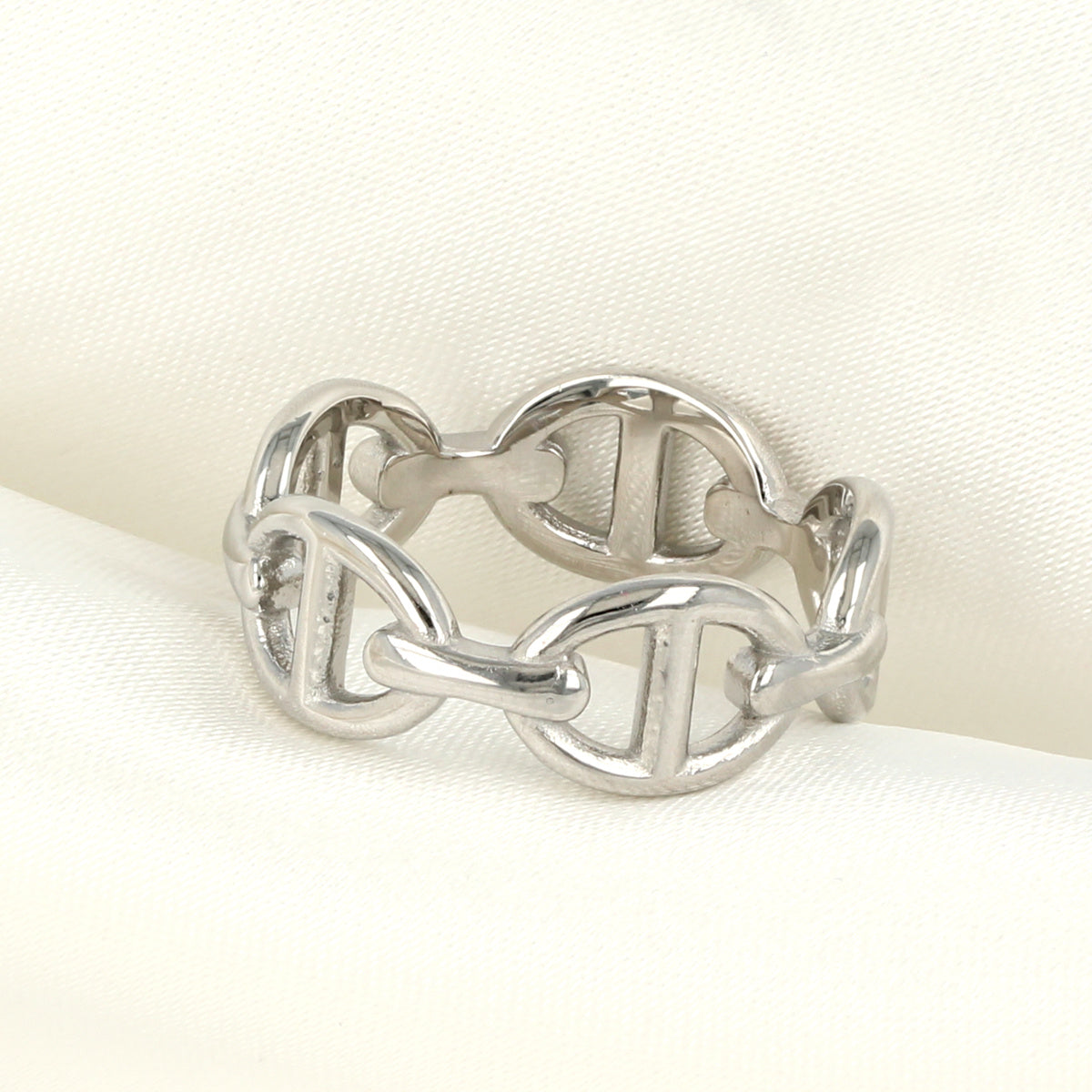 Zilveren ring met schakels - stijlvol en modern sieraad Zilveren ring met schakels - stijlvol en modern sieraad