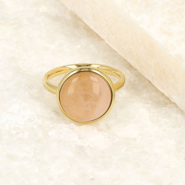 Gouden Ring met Unieke Rose Quartz Edelsteen Gouden Ring met Unieke Rose Quartz Edelsteen