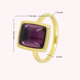 Gouden damesring - paarse glassteen 11 mm
