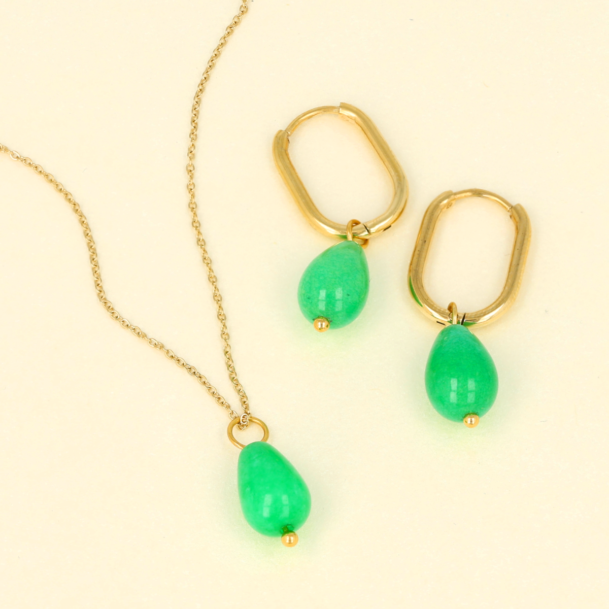 Goldene Kette mit Chrysopras Birnenförmigem Anhänger
