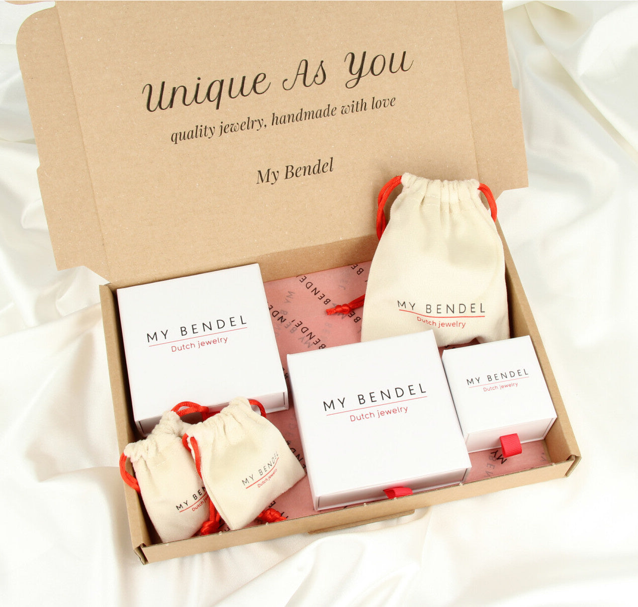 Elegante Ronde Stalen Oorring met White Aventurine Hanger