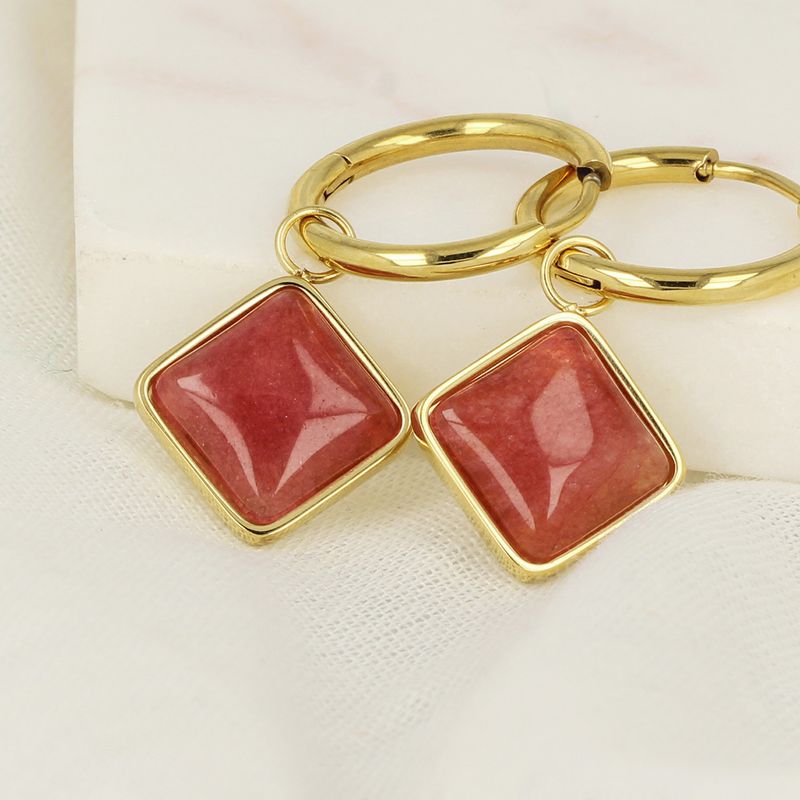 Gouden Oorringen met Red Aventurine Hanger