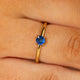 Zarter Ring mit kleinem Glasstein • Kobaltblau
