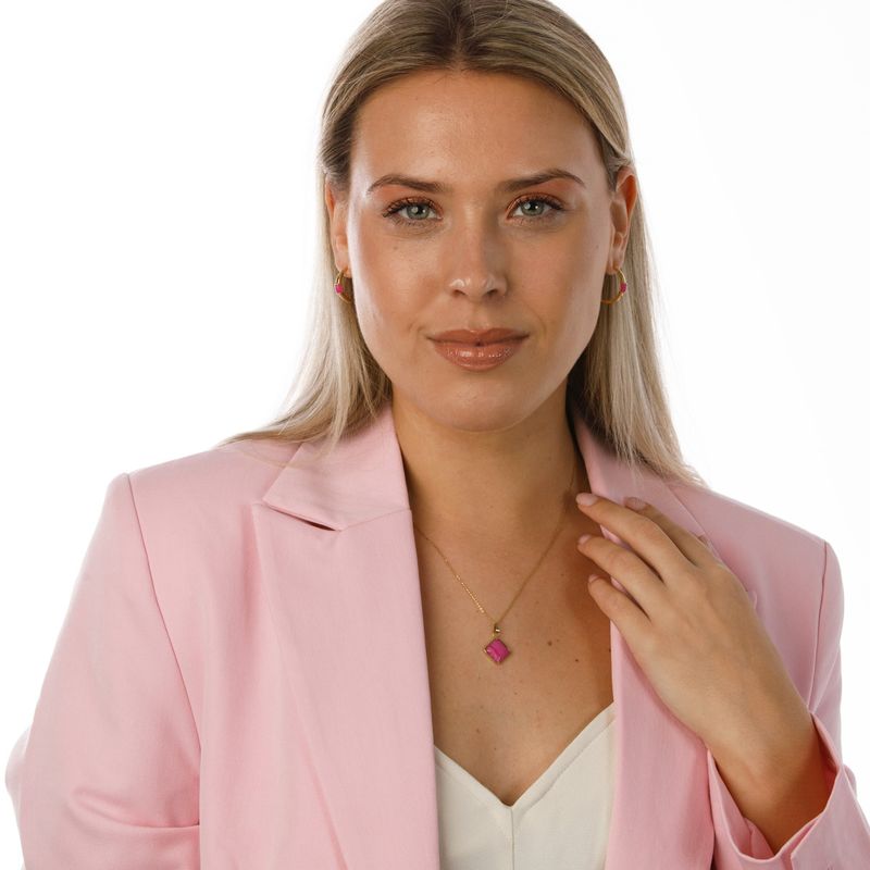 Goldene Kette mit Anhänger aus Rosenstreifen-Achat