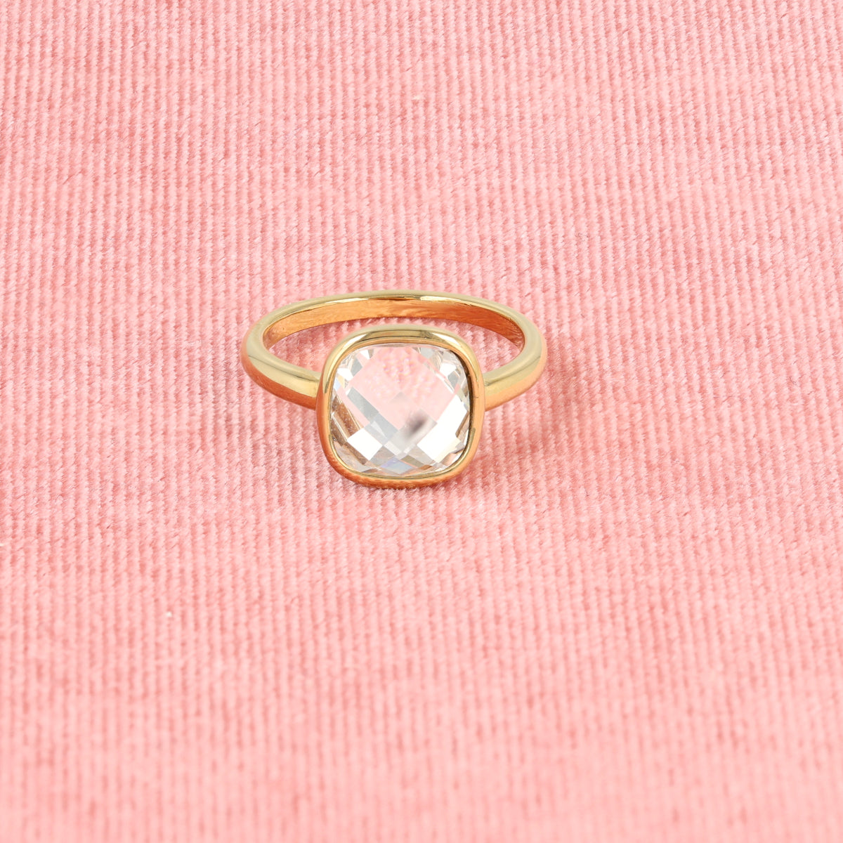 Gouden ring - Witte facet kristal glassteen