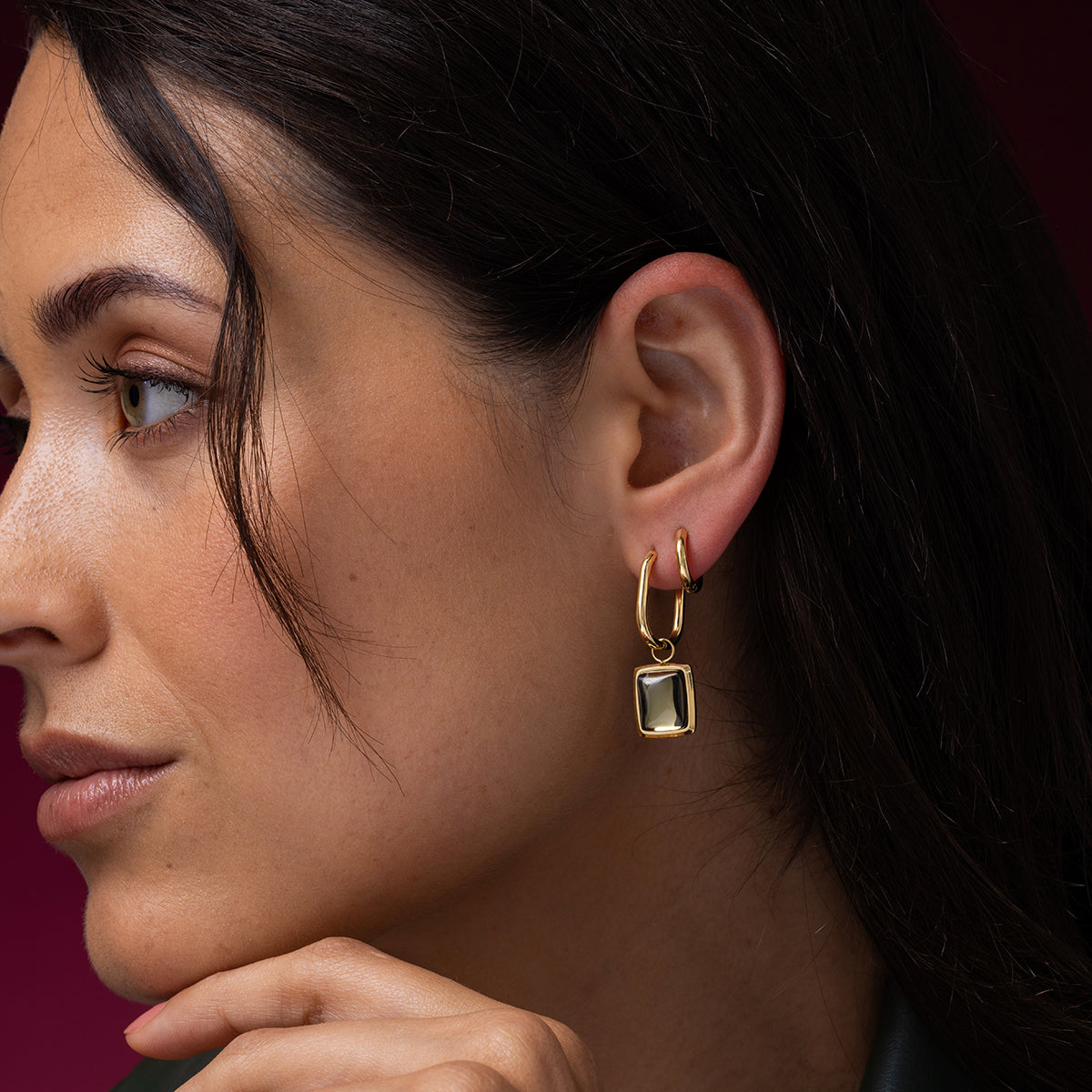 Elegant Oval Earrings with Green Glass Stone