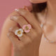 Gouden bloem ring - wit epoxy - speelse stijlvolle touch