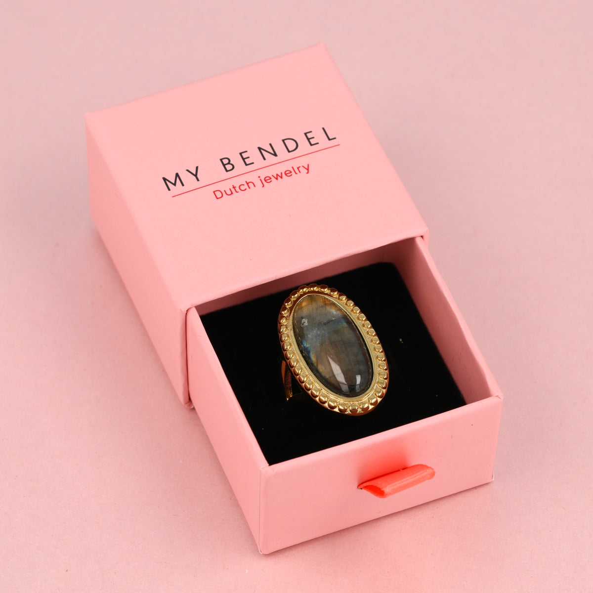 Vintage-Ring mit ovalem Edelstein • Labradorit