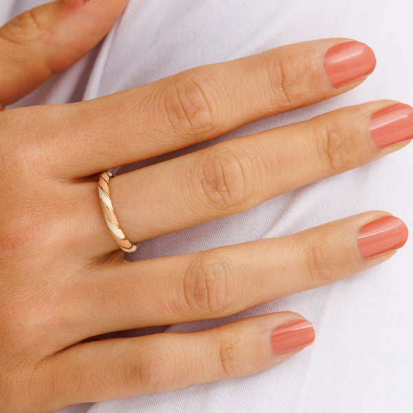 Gouden Epoxy Ring met Streepjes - Beige & Bruin