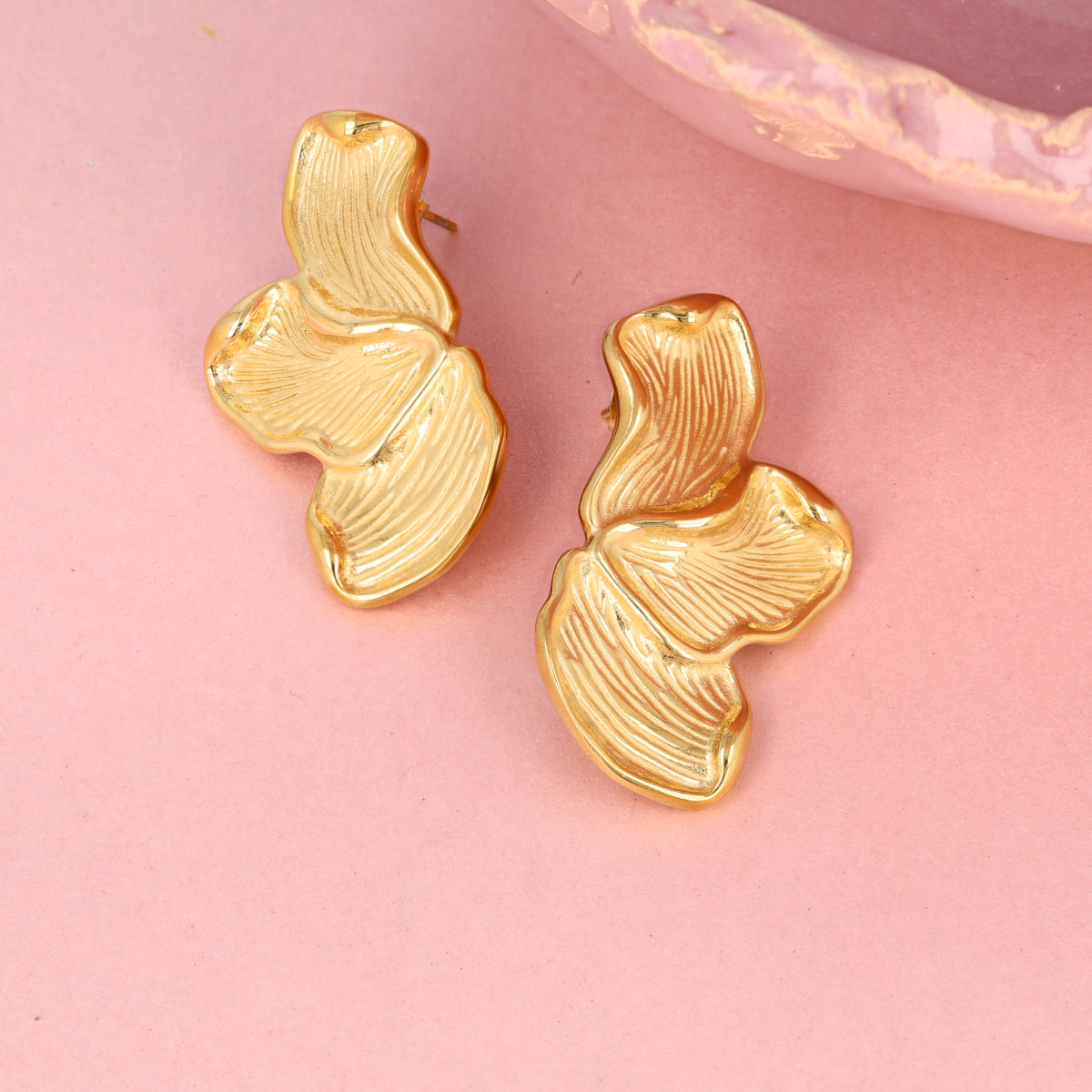 My Bendel gouden statement oorbellen – stainless steel met 14k gouden coating