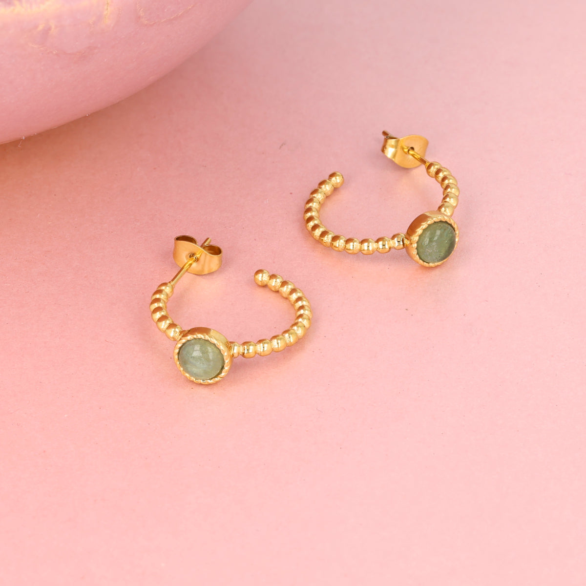 Bolletjes Oorring met Ronde Edelsteen • Green Fluorite