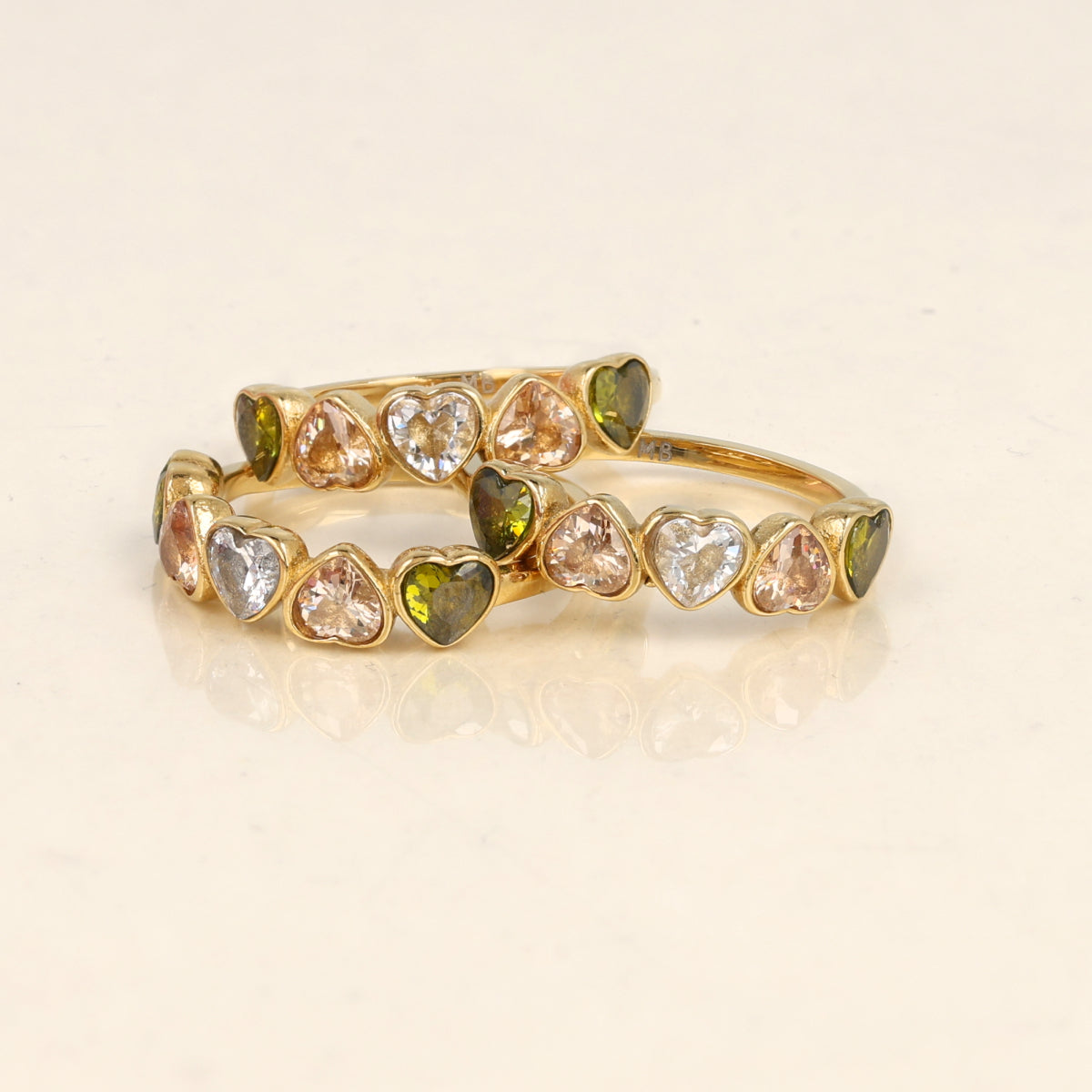 Hartjes Ring met Kleurrijke Kristalglazen