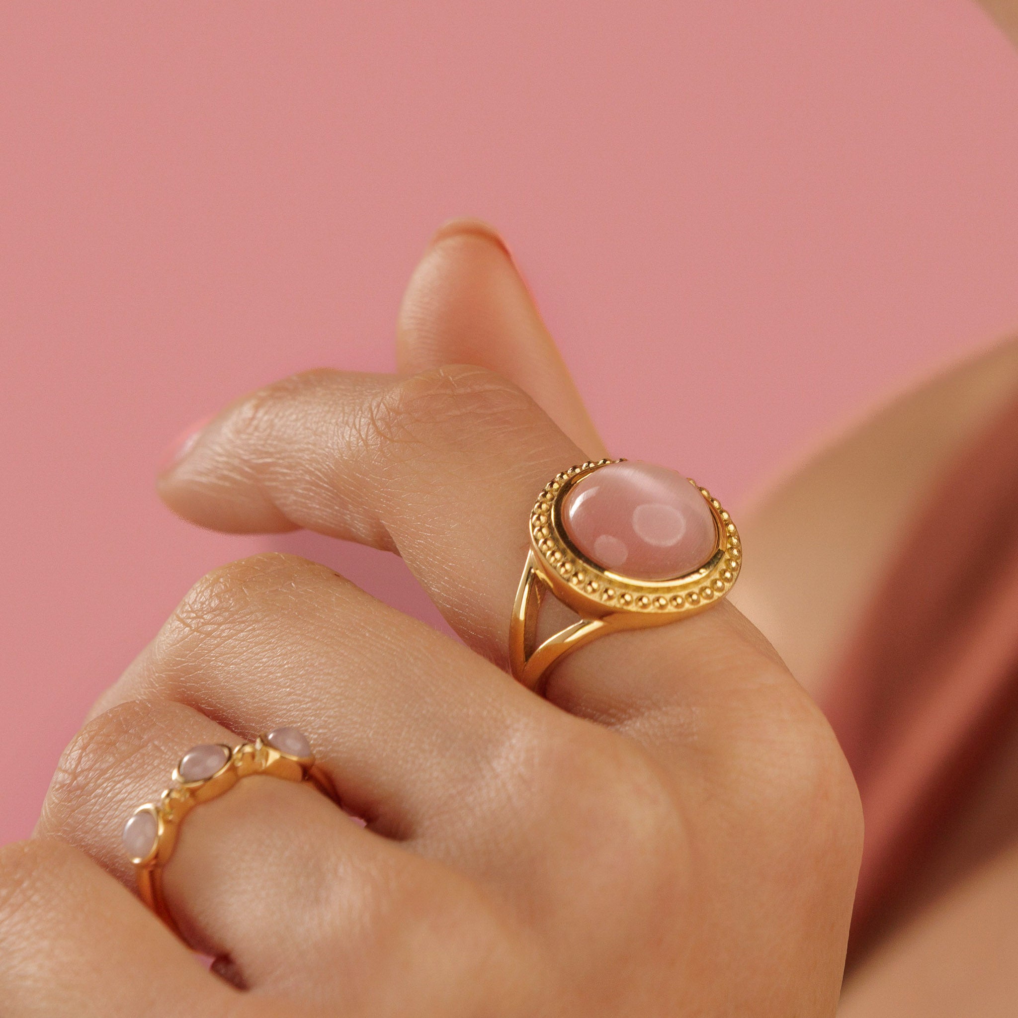 Golden ring - Three Rose Quartz gemstones - Timeless charm