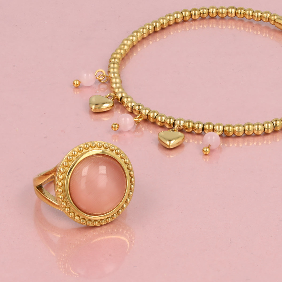 Vintage Ring met Ronde Edelsteen • Pink Moonstone