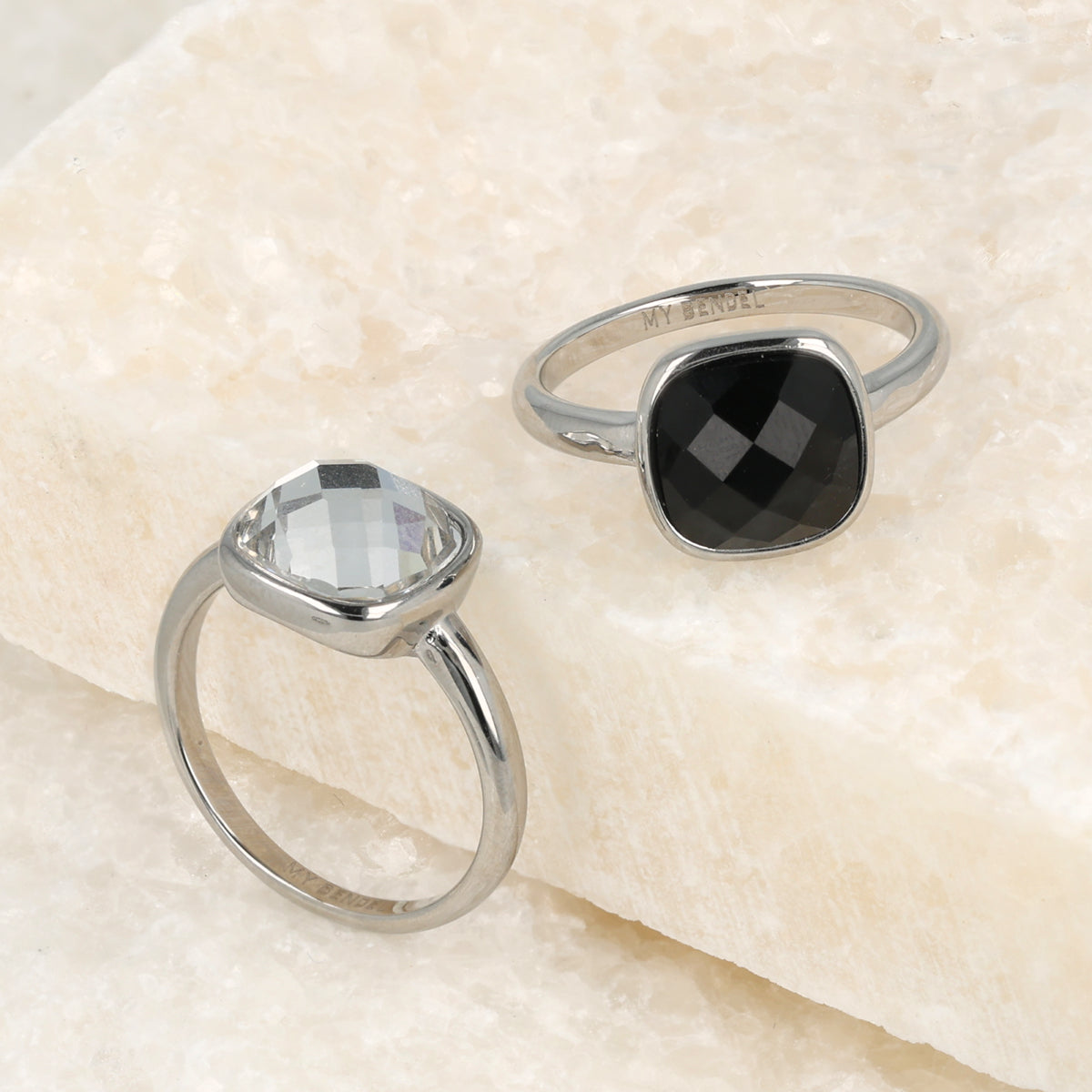 Zilveren ring - Grote facet zwarte kristal glassteen