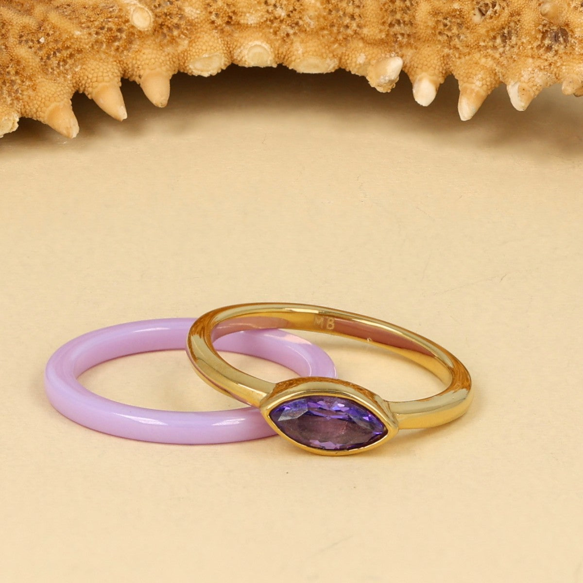 Goldener Ring - violetter Glasstein - Vintage Ausstrahlung