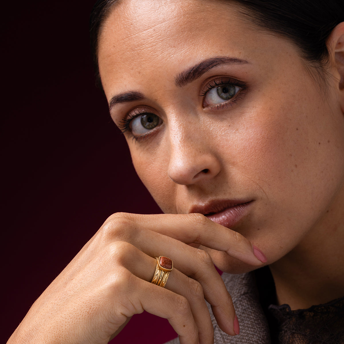 Chique gouden ringenset met Gold Sandstone edelsteen