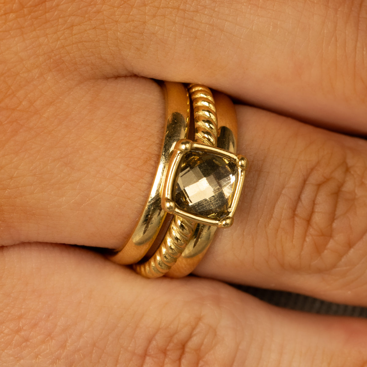 Geribbelde Ring met Vierkante Glassteen • Smoky Topaz