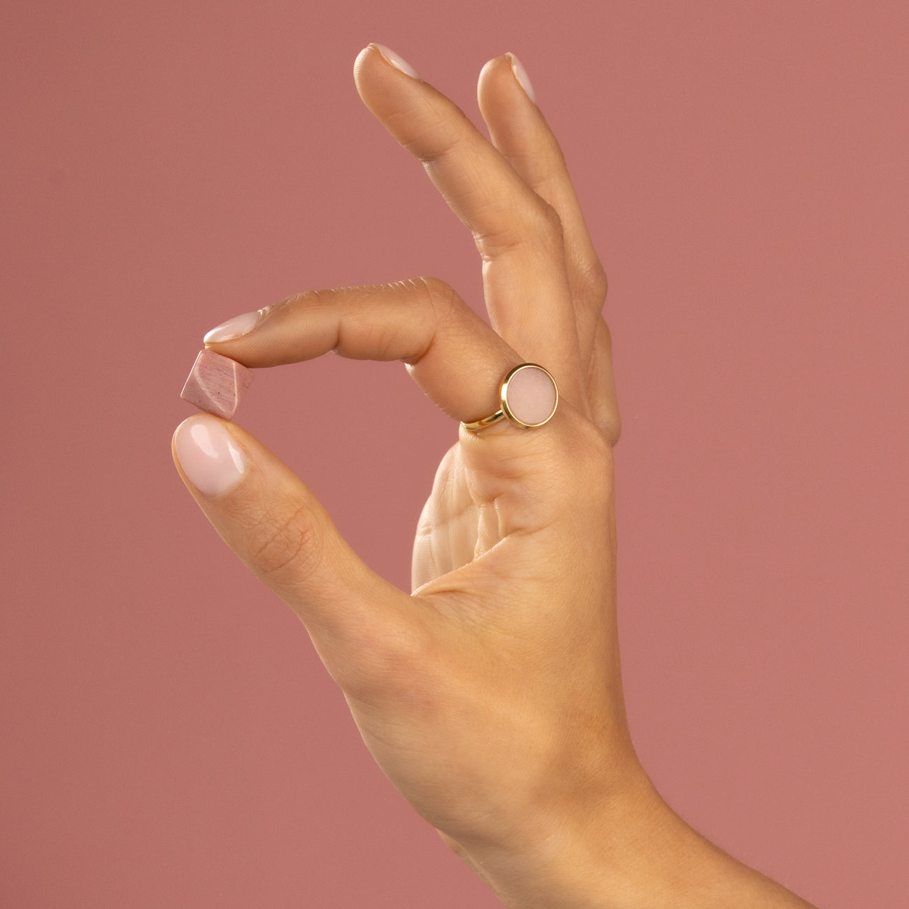 Rhodonit Goldring mit echtem Edelstein