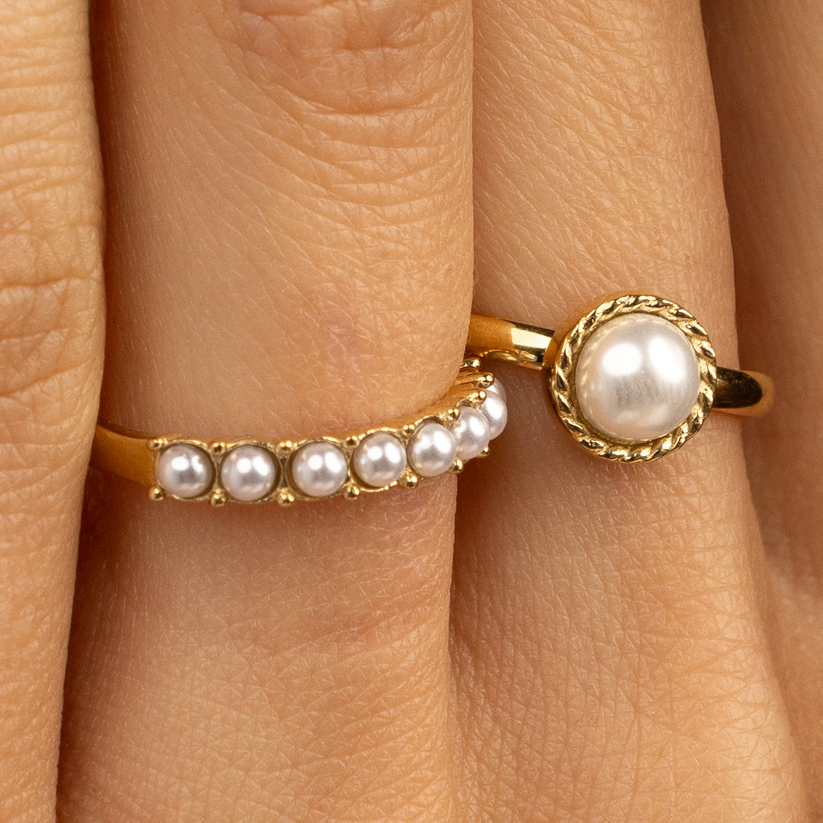 Gouden ring - witte parel - vintage rand
