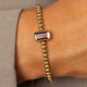 Armband mit rechteckigem Glasstein und Kugelrand • Ruby Wine