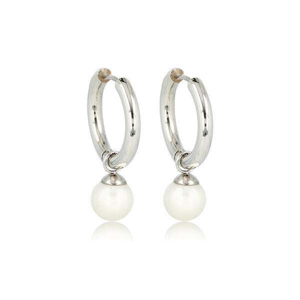 Elegante Zilveren Oorringen met Parelglans