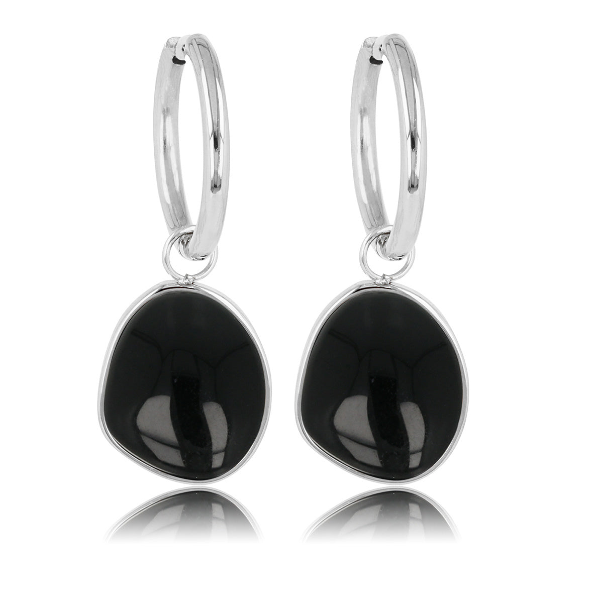 Onyx Elegantie: Zilveren Oorbellen met Stijlvolle Hanger