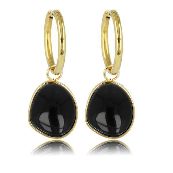 Onyx Elegantie: Gouden Oorbellen met Stijlvolle Hanger