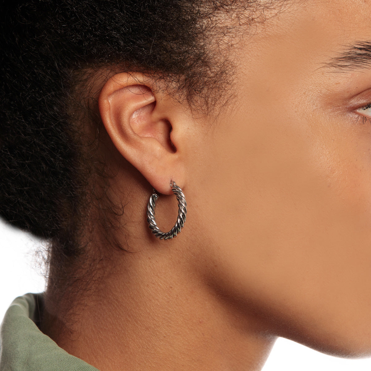 Elegant Twisted Silver Earring 25x3 mm