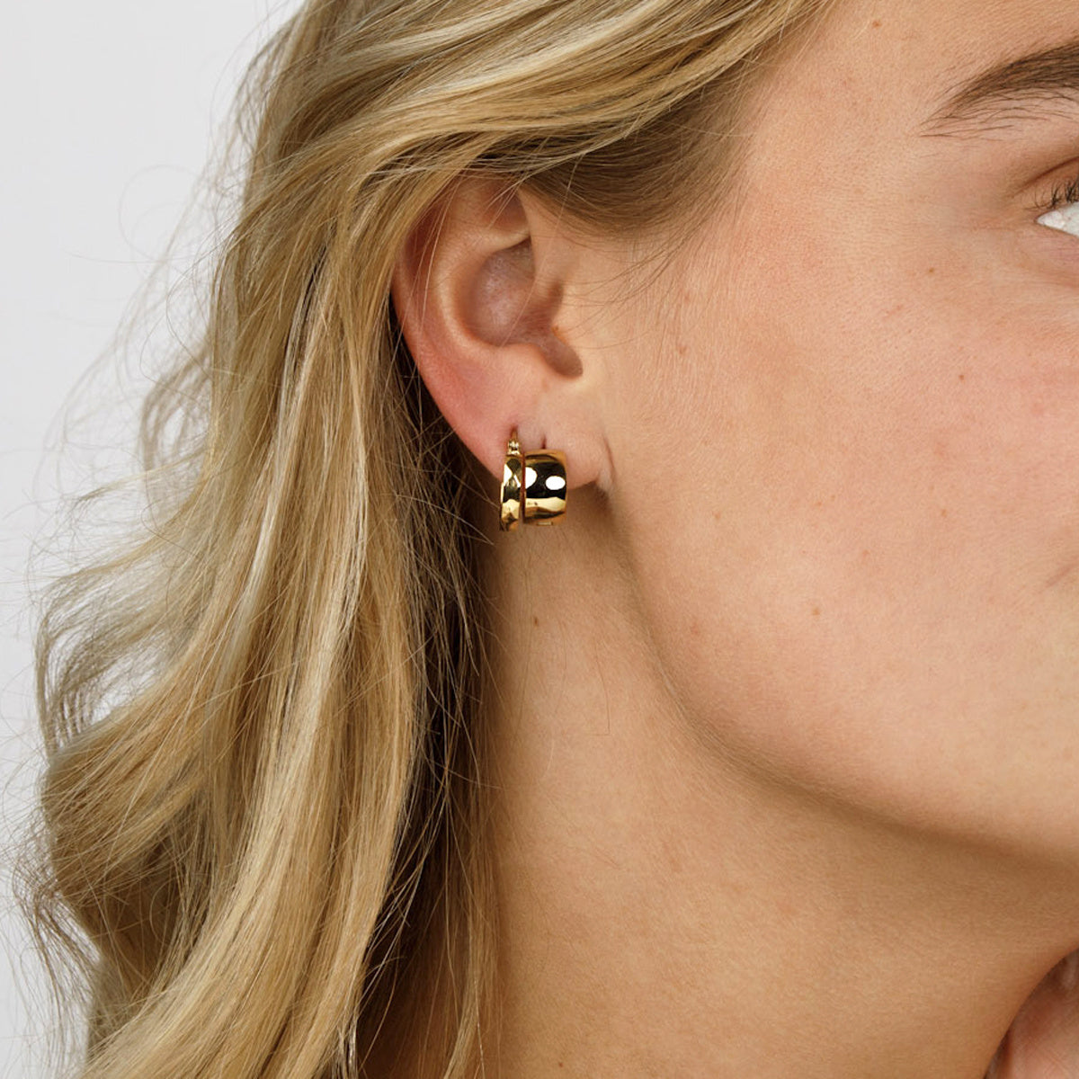 Strahlende goldene Ohrringe 16x8 mm - Zeitlose Eleganz
