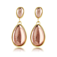 Elegante goldene Ohrringe mit rosa Tropfenstein