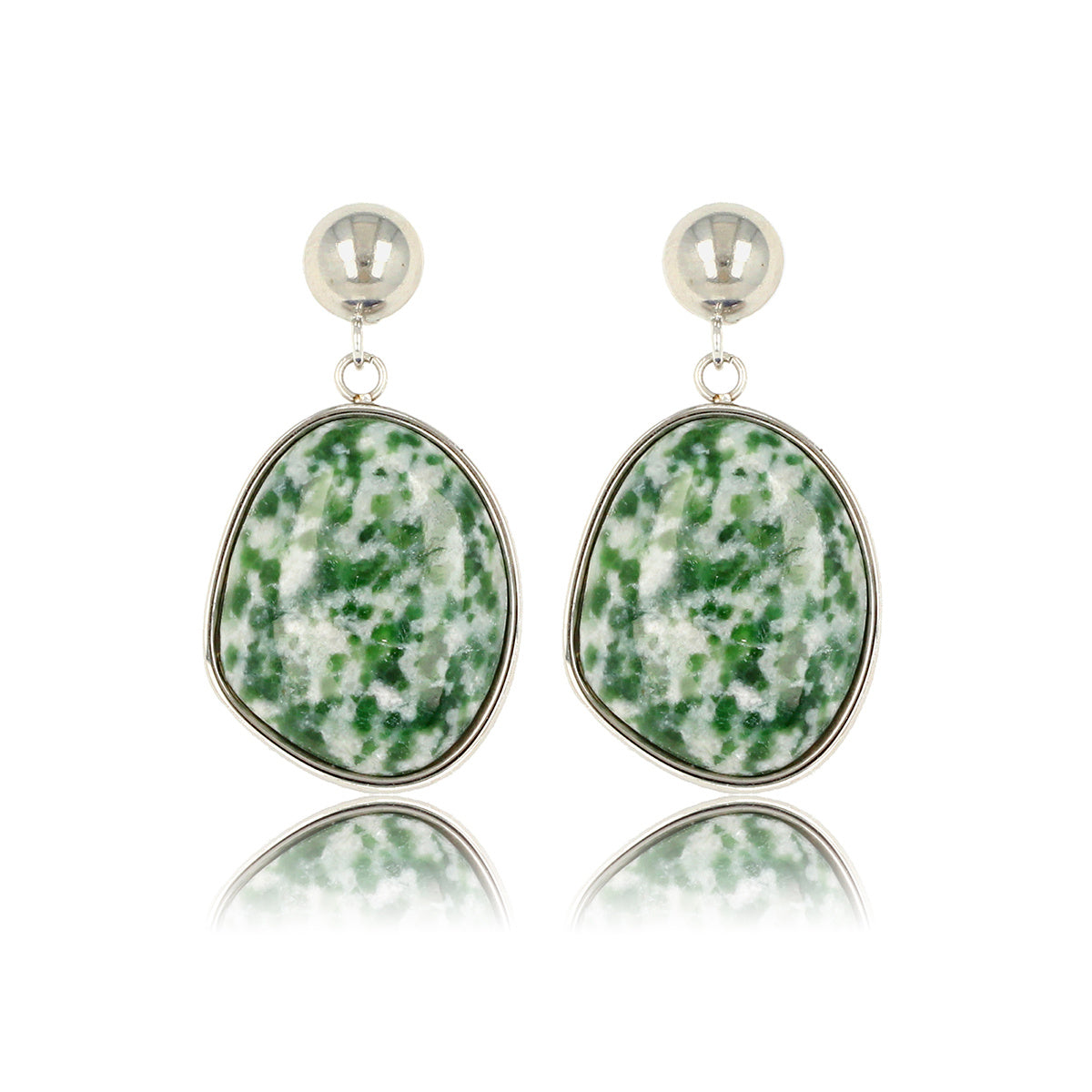 Verfijnde Zilveren Oorbel met Green Spotted Jade