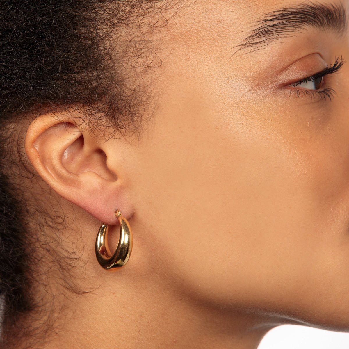 Elegante Gouden Ronde Oorring 23x7 mm - My Bendel