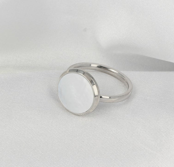 Zilveren ring - ronde parelmoer - sprankelend sieraad