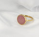 Gouden ring - Ronde roze Rhodonite edelsteen - Modern design