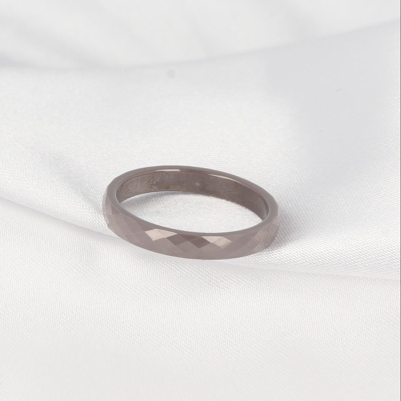 Keramieken ring 3mm - facet geslepen - grijs - hypoallergeen - My Bendel