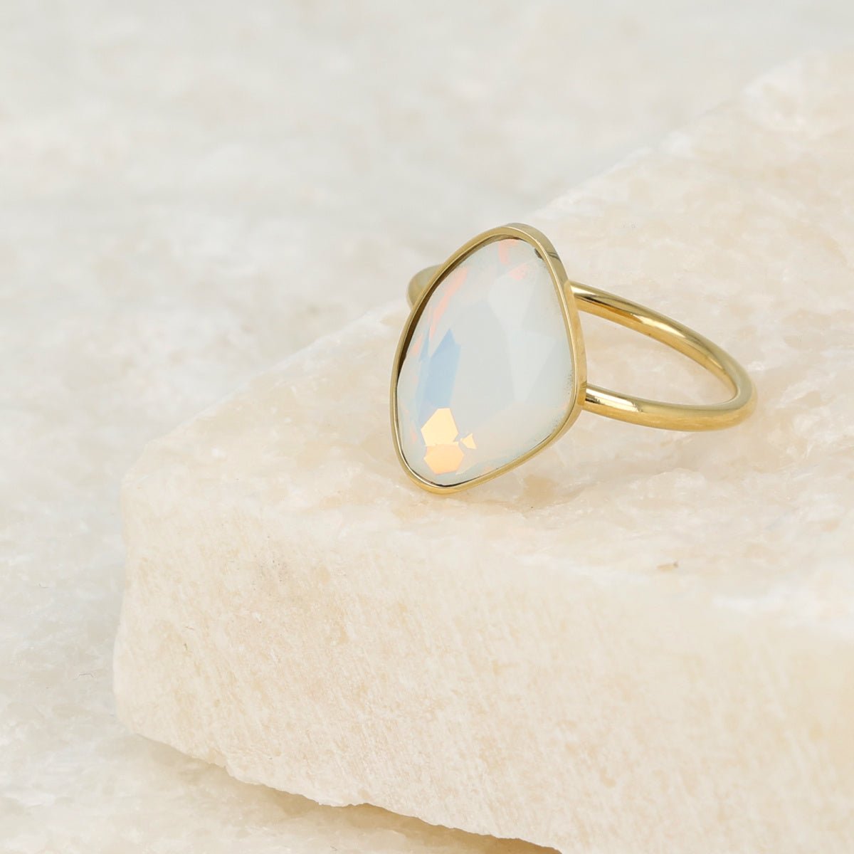 Gouden aanschuifring met quartz glassteen - Minimalistisch design - My Bendel