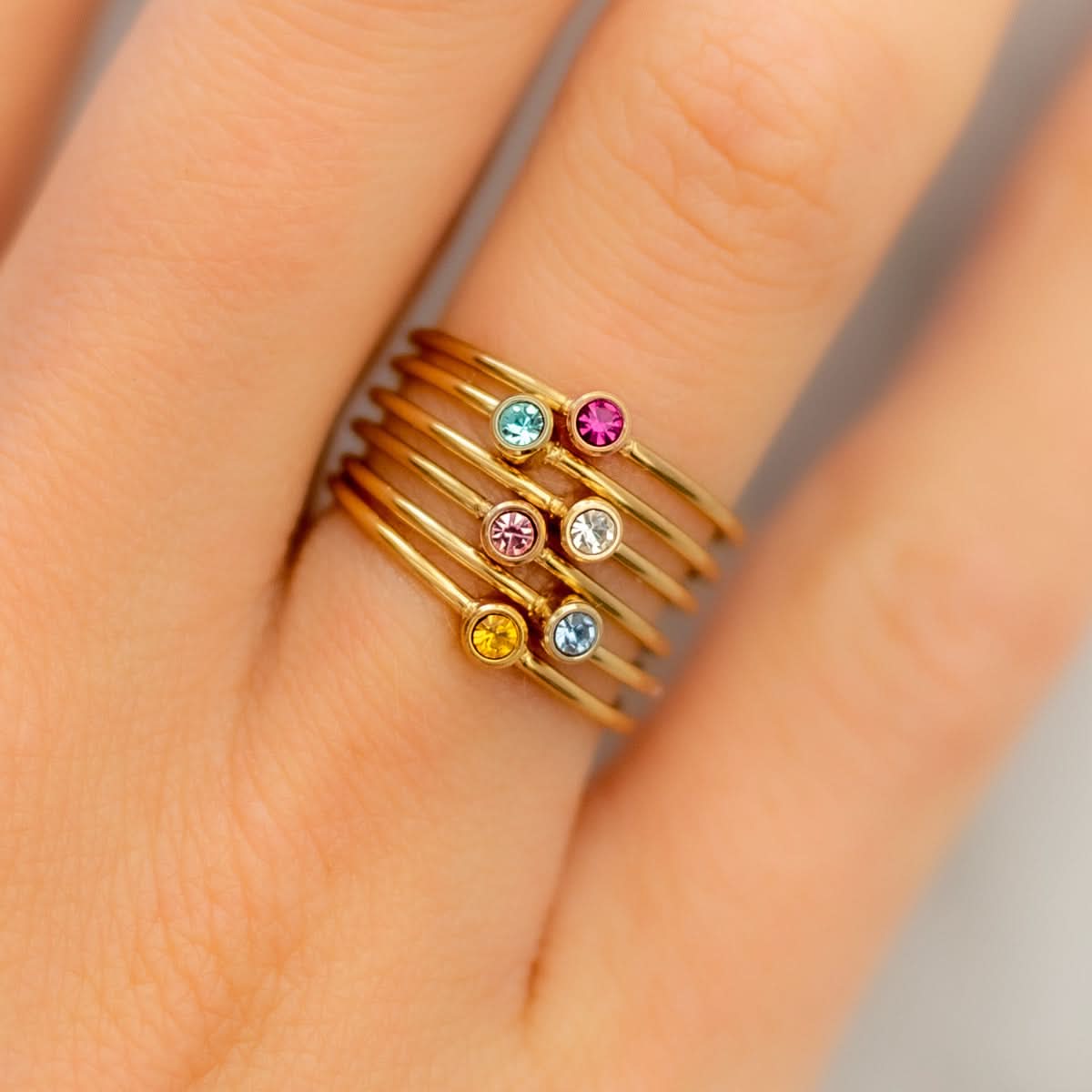 Gouden aanschuifring - roze zirkonia - Stainless steel minimalistisch - My Bendel