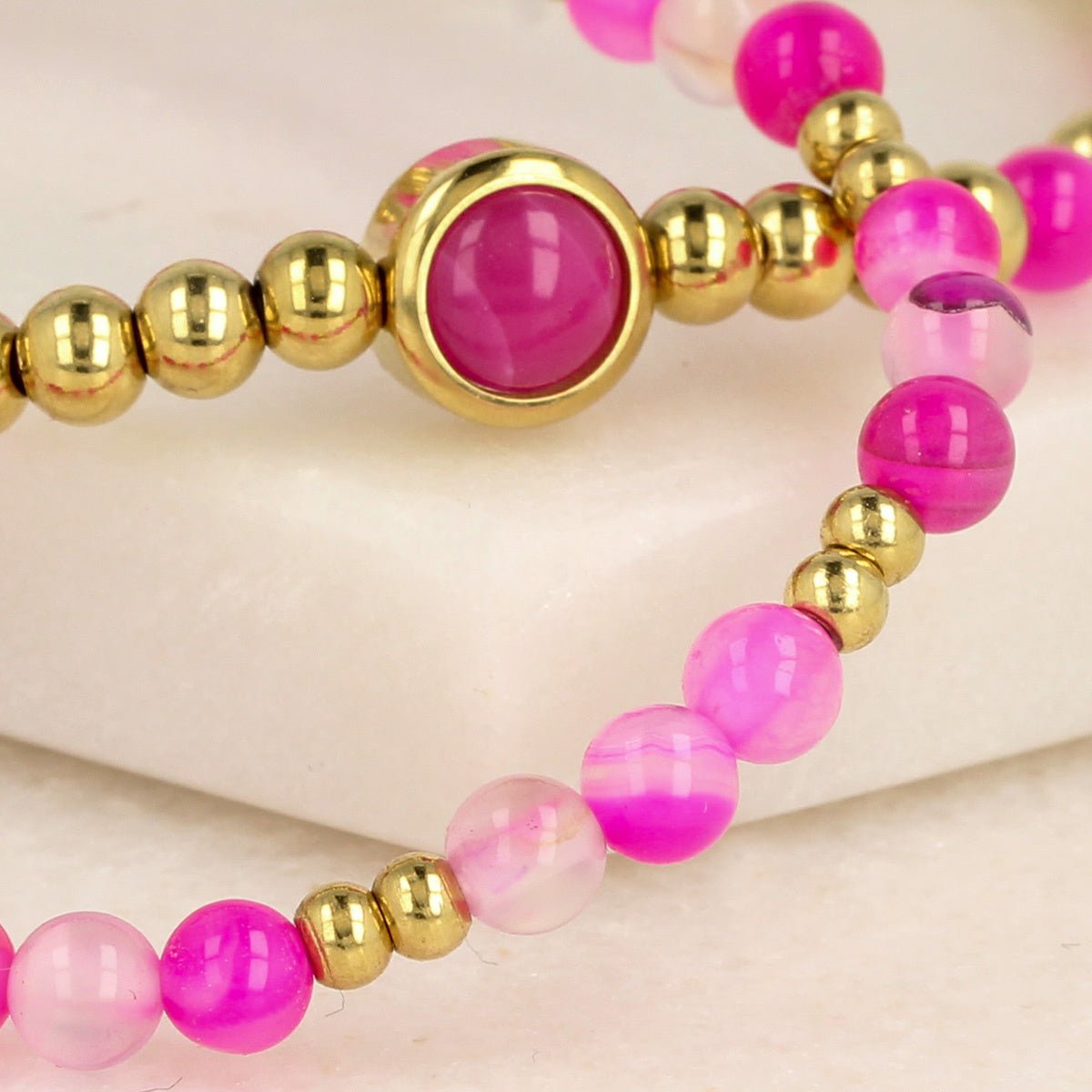 Gouden bedelarmband met Rose Stripe Agate - My Bendel