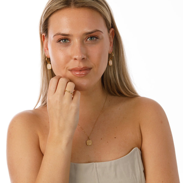 Gouden Ketting met Vierkante Rose Quartz Hanger - My Bendel