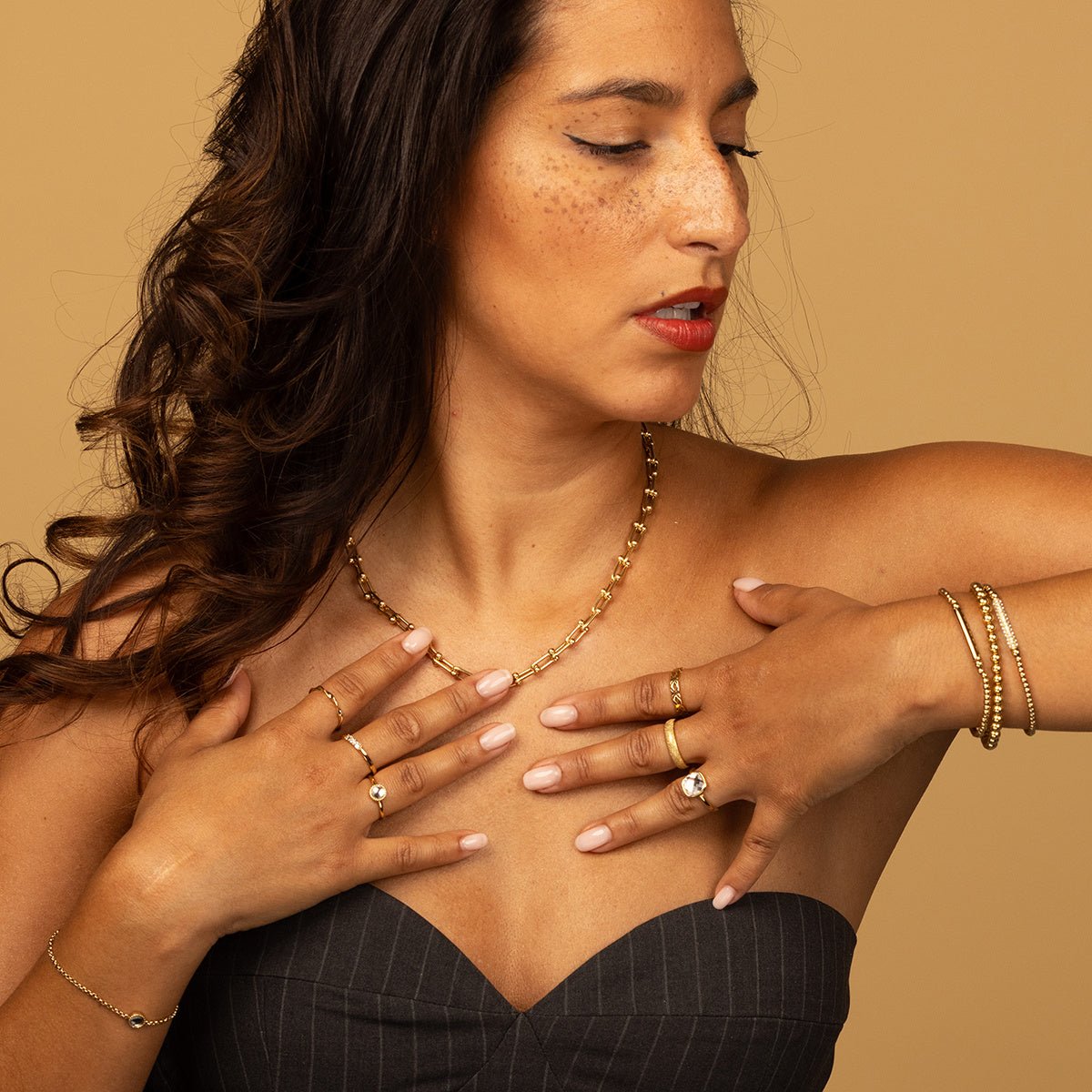 Gouden ring - kristal glassteen - twisted randje - My Bendel