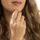 Gouden ring - ronde Pearlshell - zilverachtige gloed - My Bendel