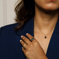 Gouden ring - unieke zwarte parel - elegante uitstraling - My Bendel