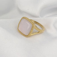 Gouden zegelring - White Quartz - tijdloos design - My Bendel